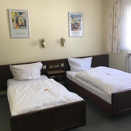 Zum Lowen Hotel Weiterstadt Dış mekan fotoğraf