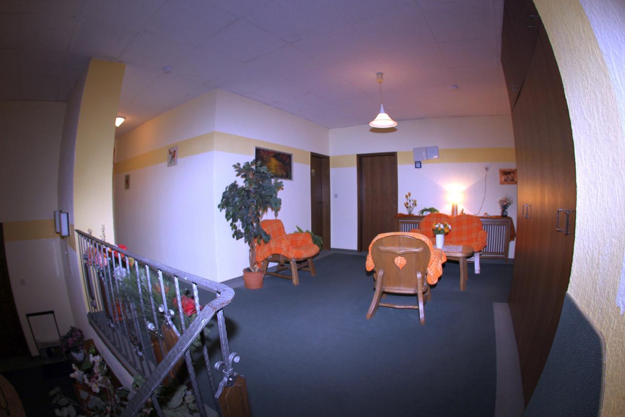Zum Lowen Hotel Weiterstadt Dış mekan fotoğraf