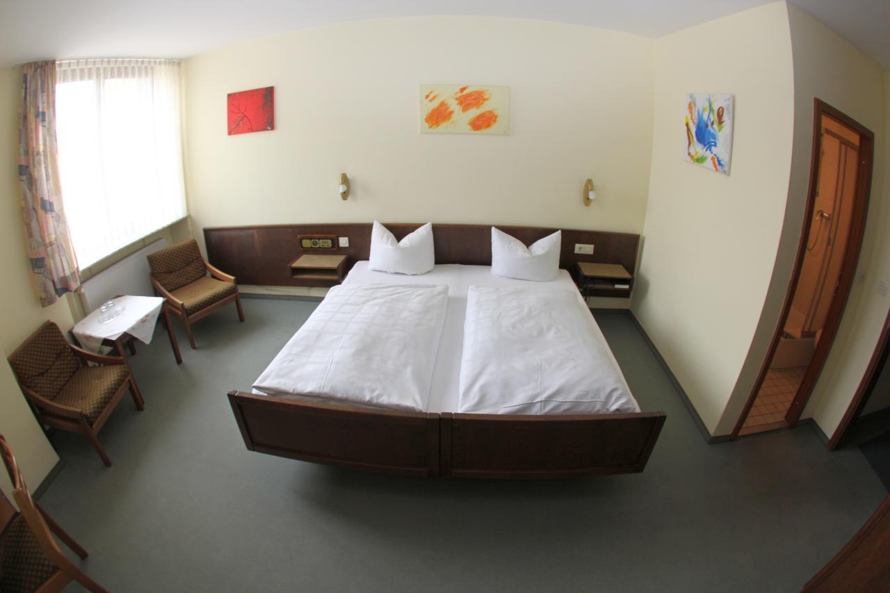 Zum Lowen Hotel Weiterstadt Dış mekan fotoğraf