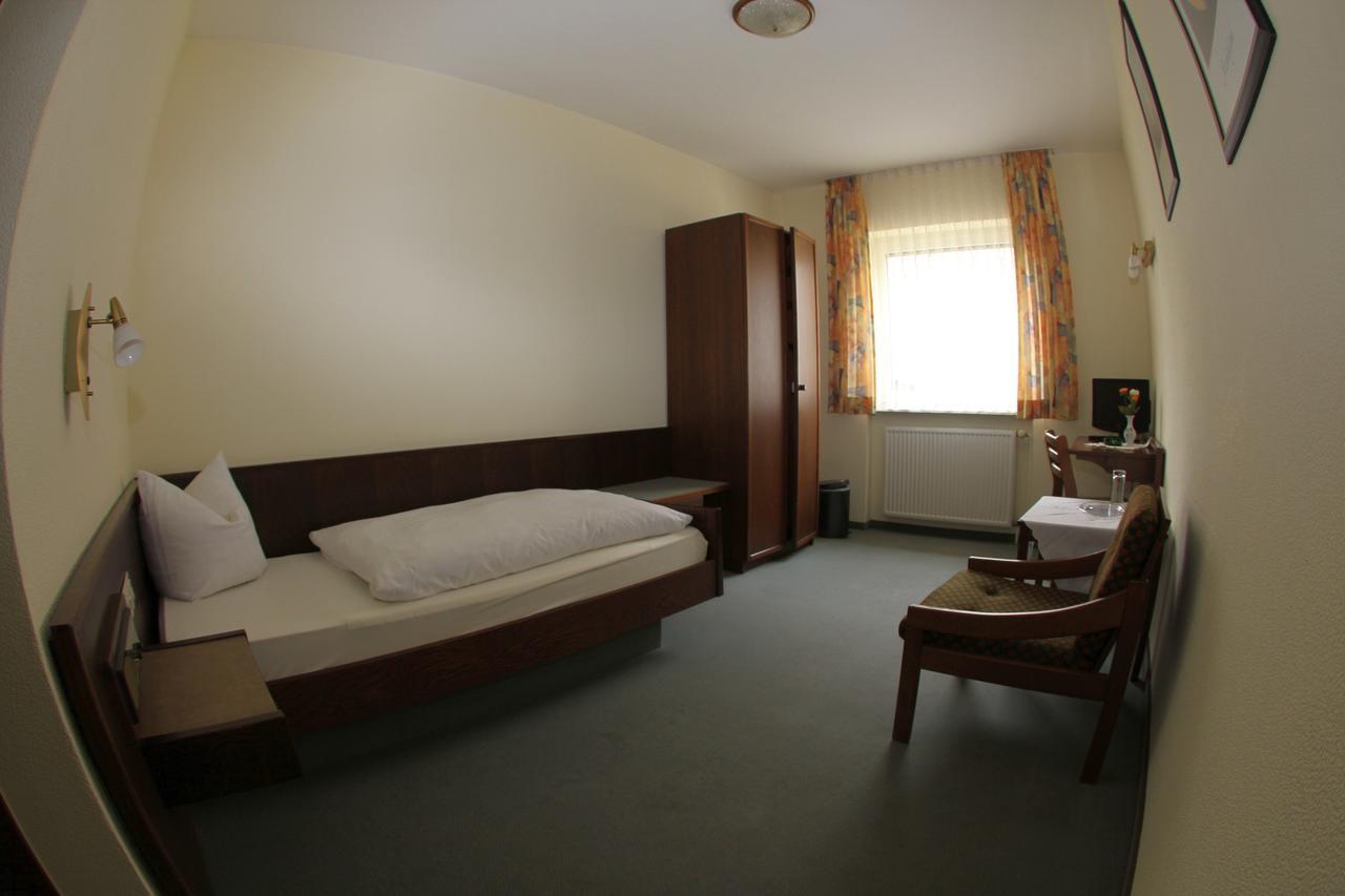 Zum Lowen Hotel Weiterstadt Dış mekan fotoğraf